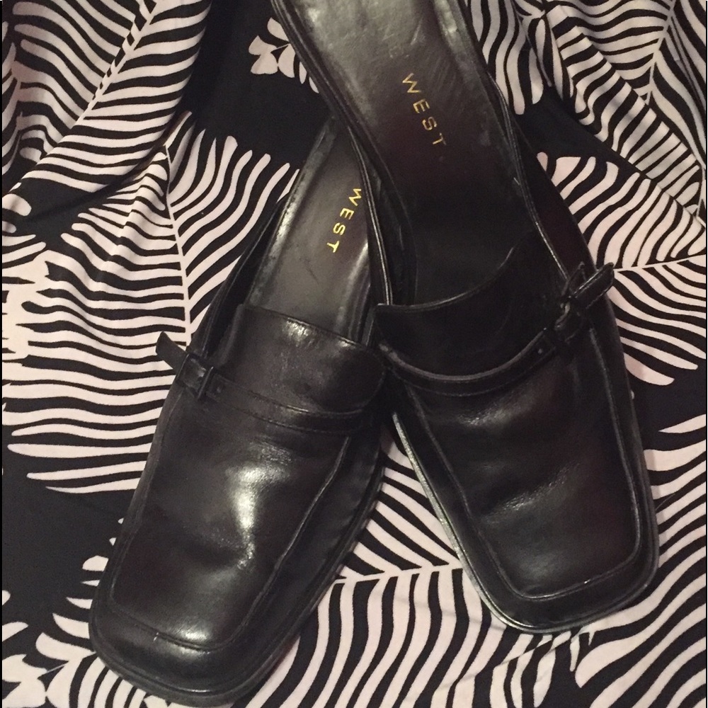 Nine West Black Leather Mule